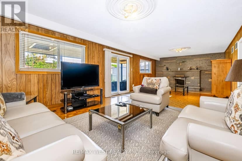 254 Maple Leaf Drive — photo 13 of 40