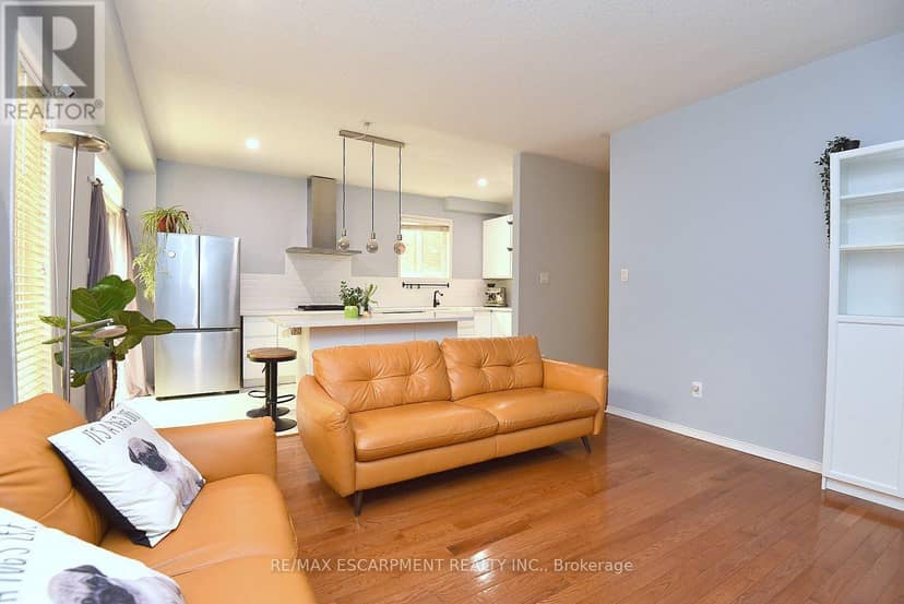 22 Moore Crescent — photo 19 of 40