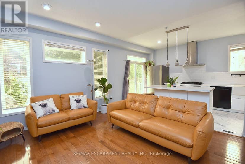 22 Moore Crescent — photo 20 of 40