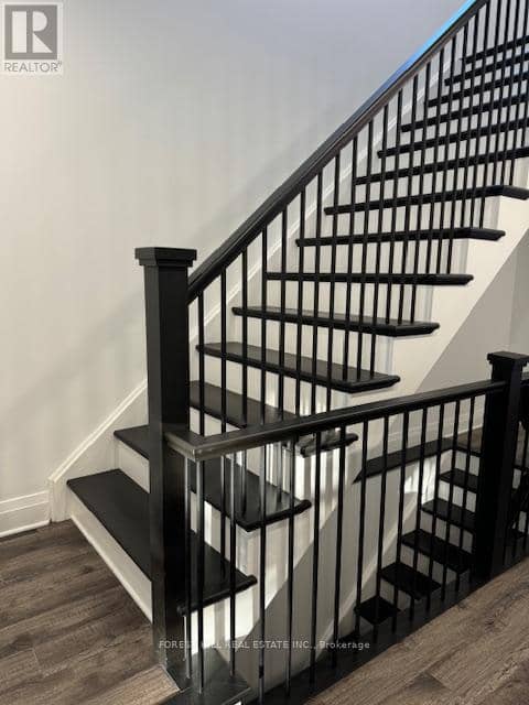 220 Collingwood Street — photo 13 of 23
