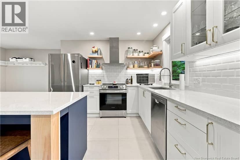 41 Simcoe Court — photo 3 of 40