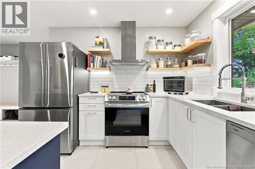41 Simcoe Court — photo 2 of 40