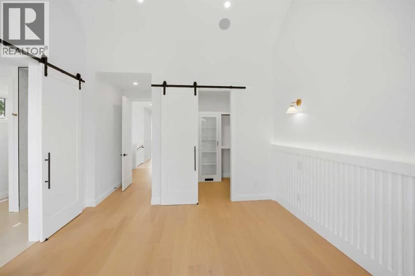 1529 18 Avenue NW — photo 33 of 40