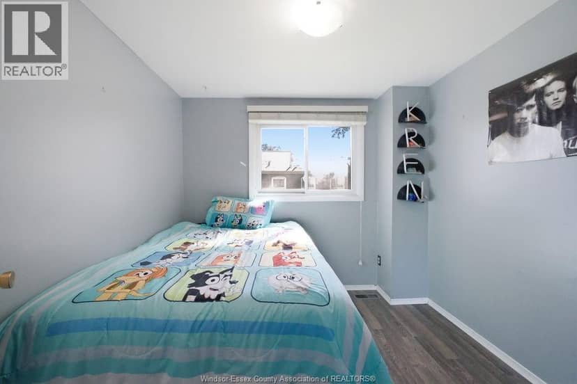 5557 Coronation Avenue — photo 13 of 31