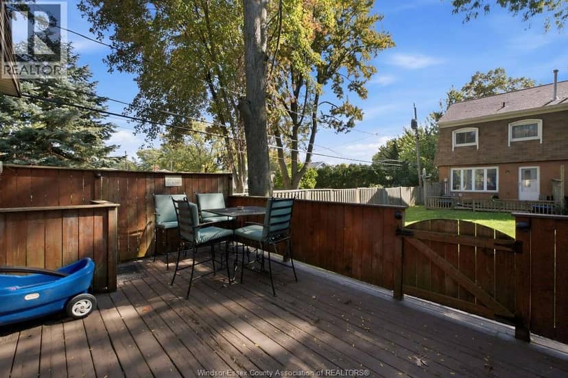 5557 Coronation Avenue — photo 28 of 31