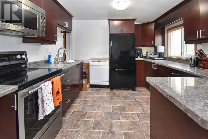 426 Elm Street — photo 16 of 40