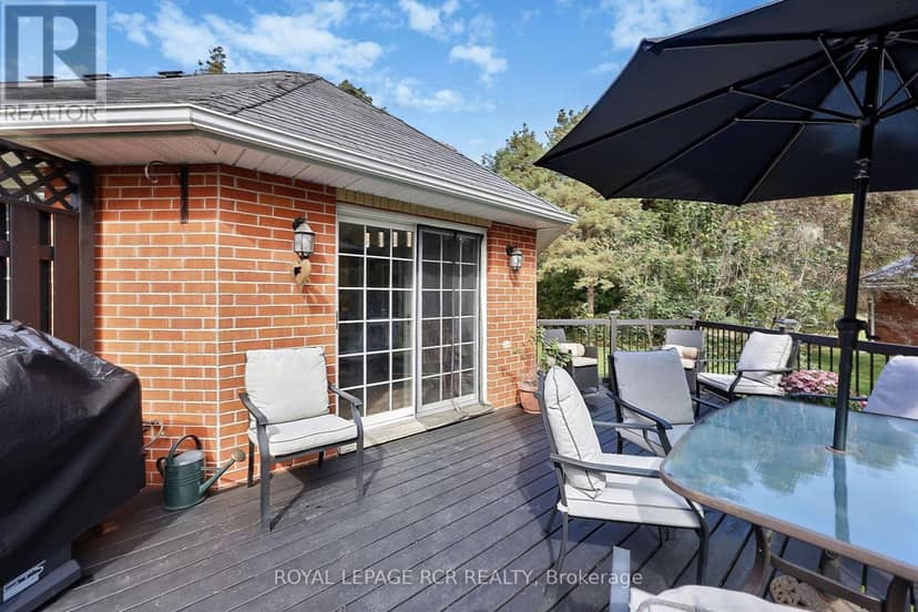 11 Fisher Drive — photo 17 of 40