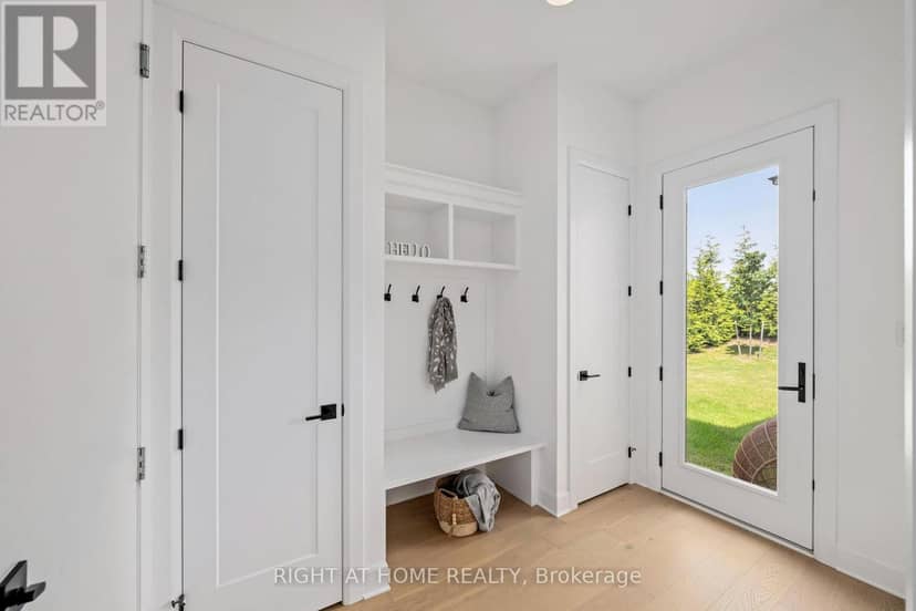 372 Manhattan Drive — photo 15 of 29