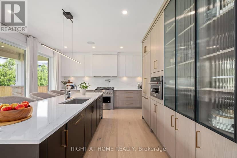 372 Manhattan Drive — photo 9 of 29