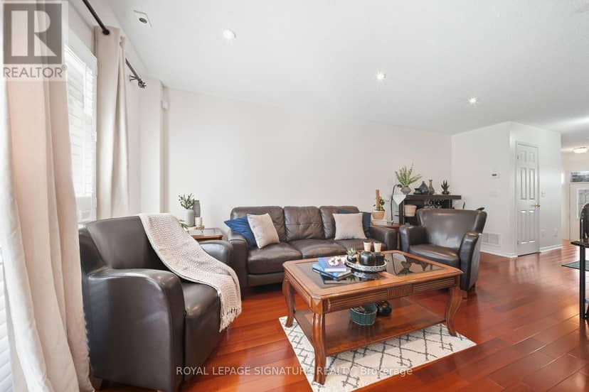 552 - 83 Mondeo Drive — photo 3 of 31