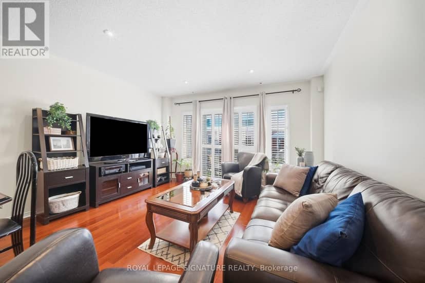 552 - 83 Mondeo Drive — photo 4 of 31