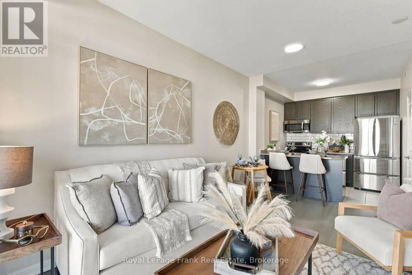 405 - 84 Aspen Springs Drive, Clarington, photo 3
