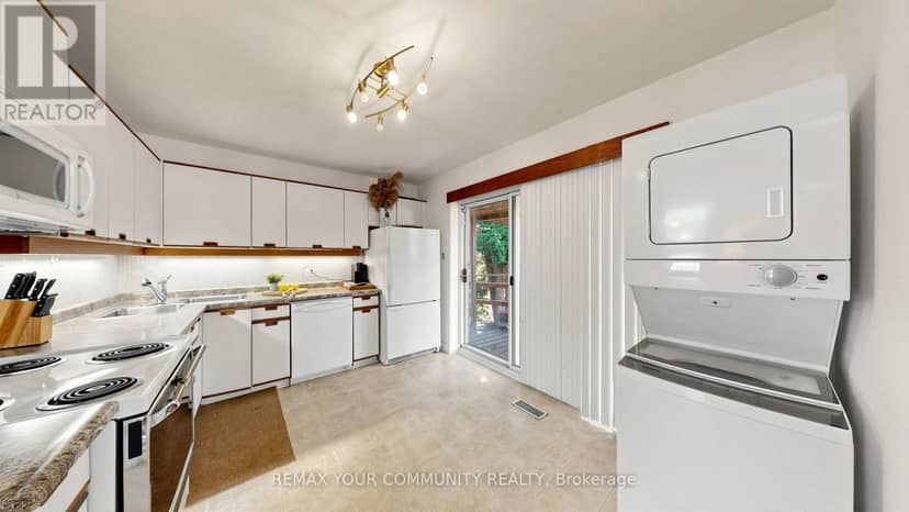 487 Hounslow Avenue — photo 13 of 40