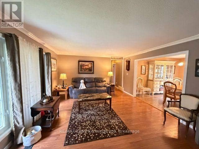 115 Victoria Street W, North Huron, photo 2
