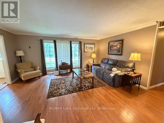 115 Victoria Street W, North Huron, photo 4