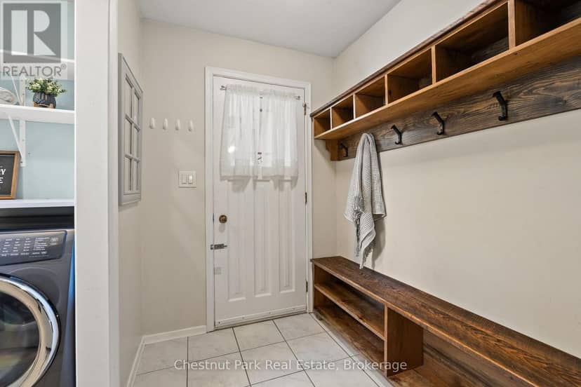26 Helen Street — photo 16 of 40