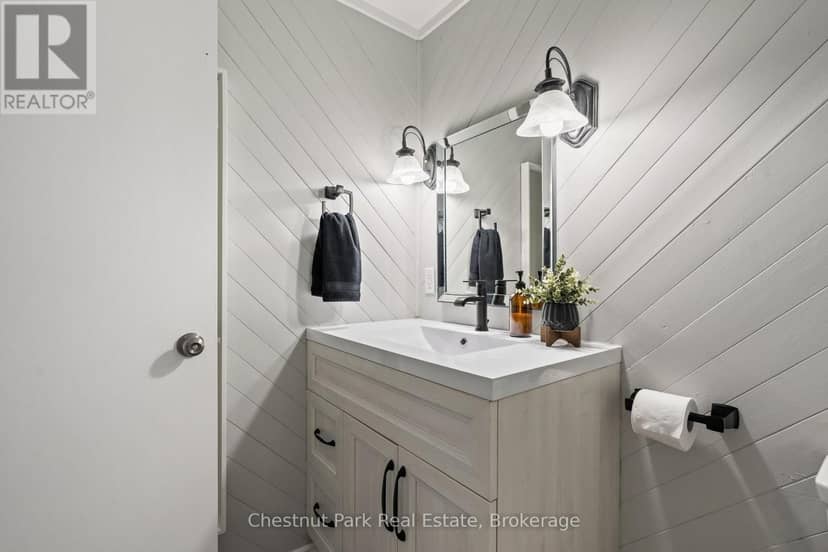 26 Helen Street — photo 31 of 40