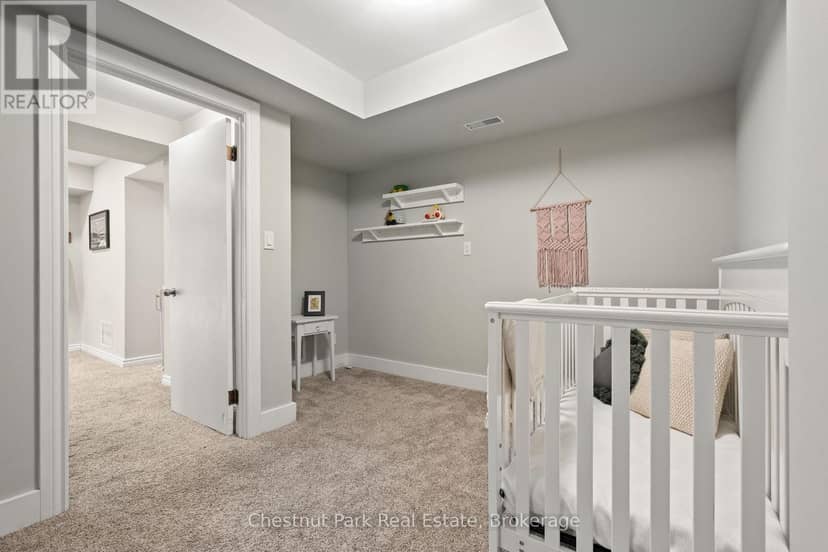 26 Helen Street — photo 33 of 40