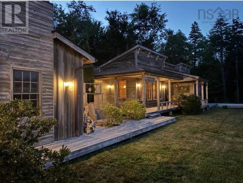 240 Pine Prince Drive, Briar Lake, photo 4