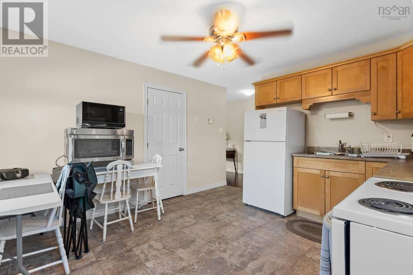 2447,2455&Lot 2 Highway 2 — photo 33 of 40