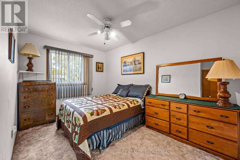956 Kenshaw Street — photo 17 of 40