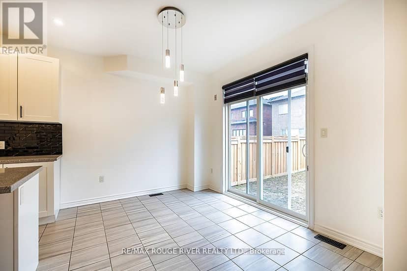 10 Moses Crescent — photo 8 of 40