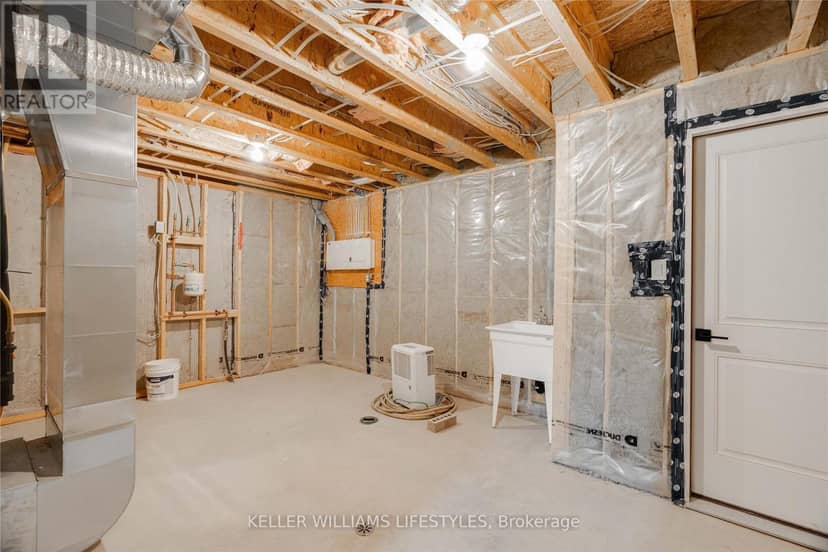 110 Leneve Street — photo 38 of 40