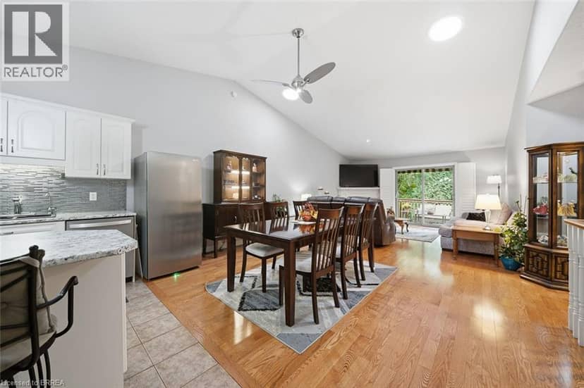 633 PARK Road N Unit# 8 — photo 9 of 32