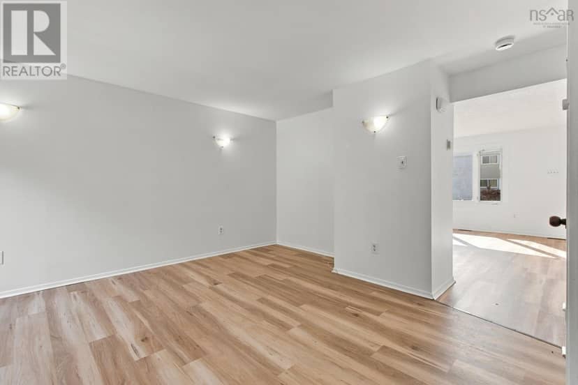 36 Regal Road — photo 17 of 40