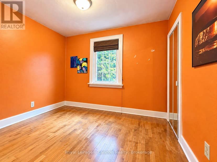 362 McKellar Street N — photo 16 of 37