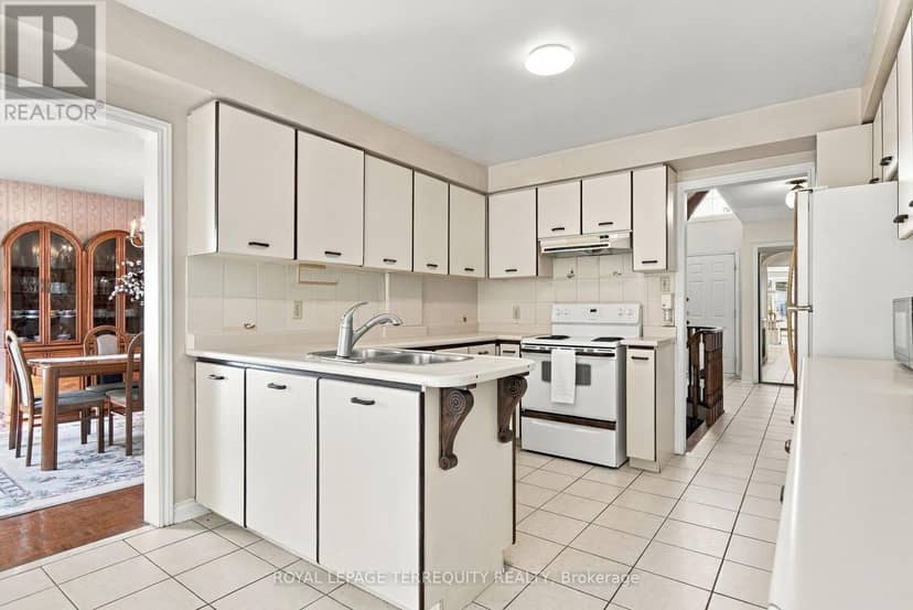8 Mallory Avenue — photo 9 of 40