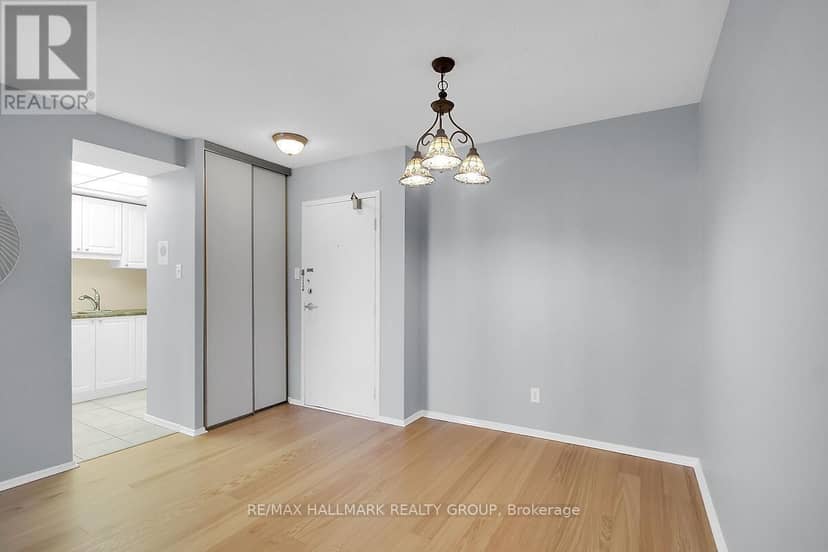 704 - 555 Brittany Drive, Ottawa, photo 5
