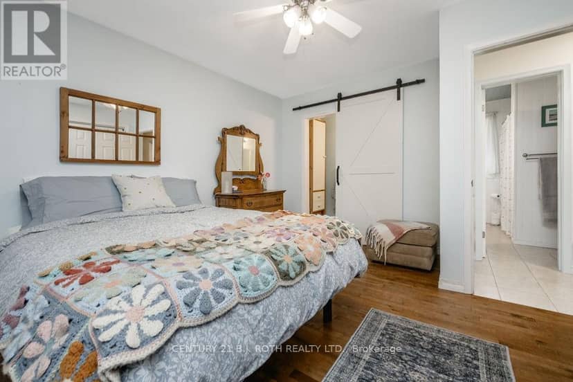 61 Ward Avenue — photo 17 of 40