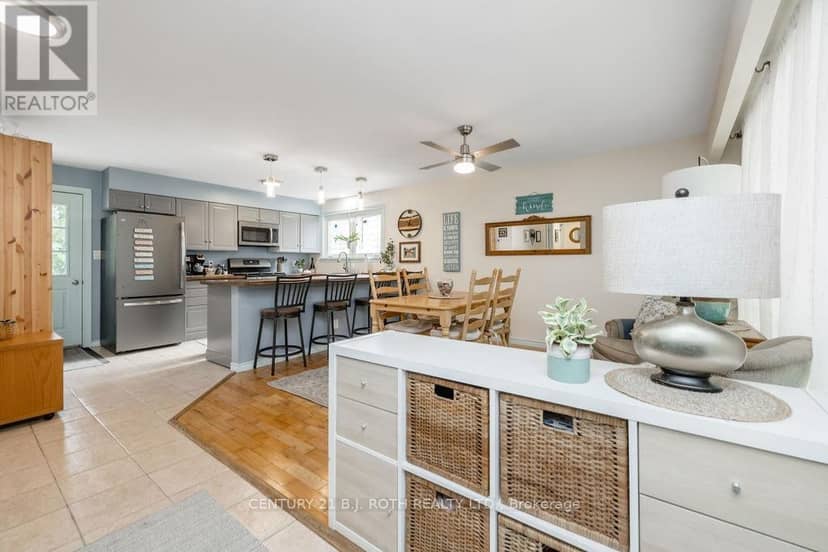 61 Ward Avenue — photo 6 of 40