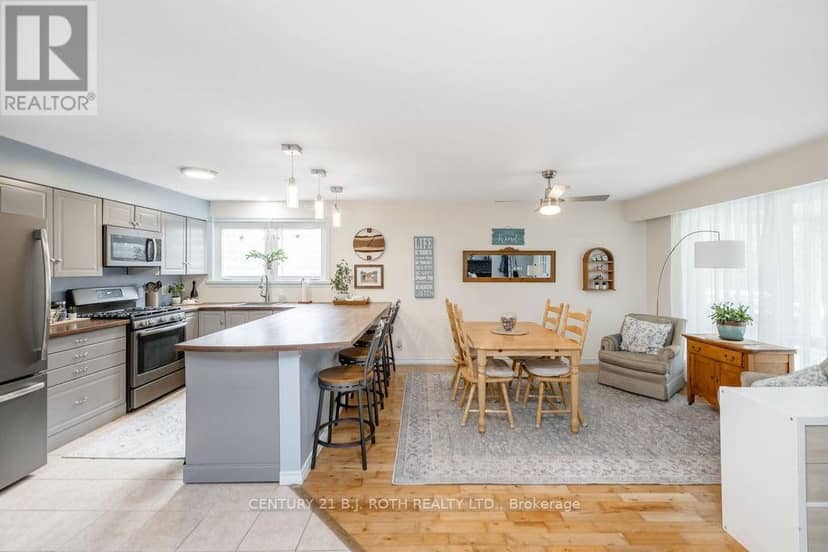 61 Ward Avenue — photo 9 of 40