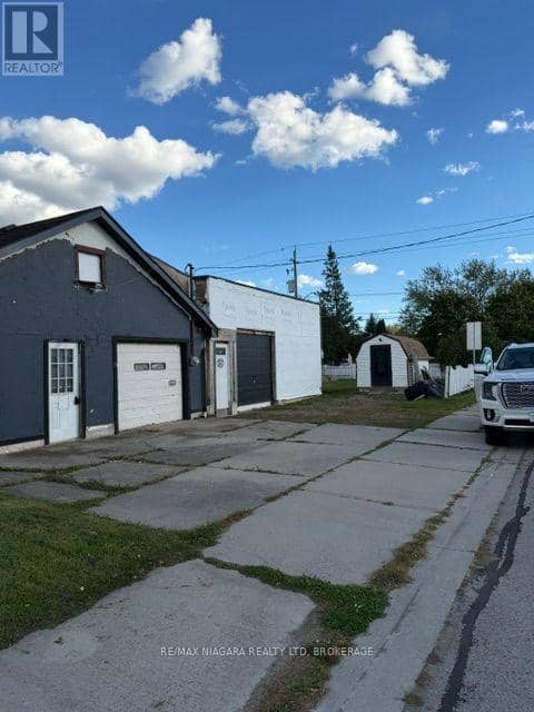 60 Lincoln Street, Welland, photo 2