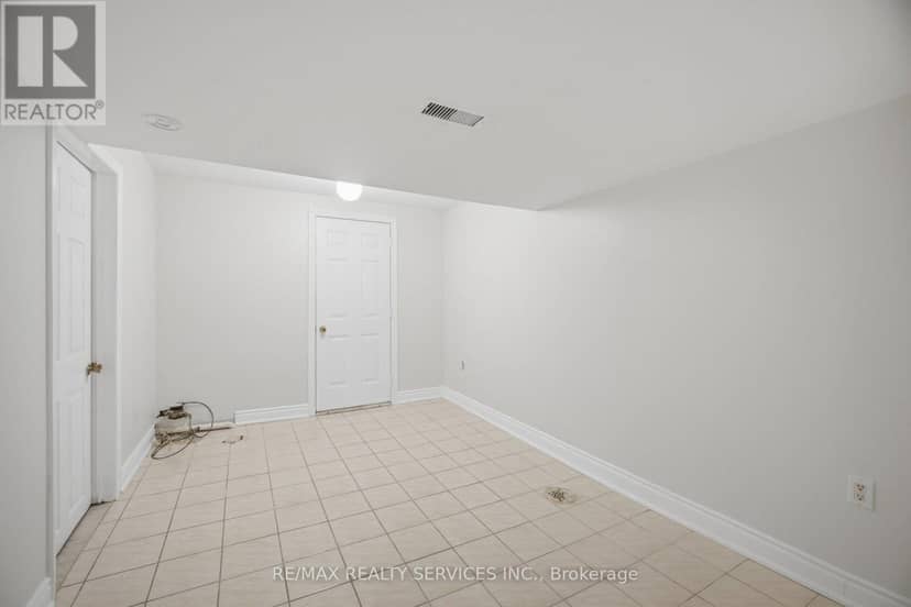 27 Edgemont Drive — photo 34 of 40