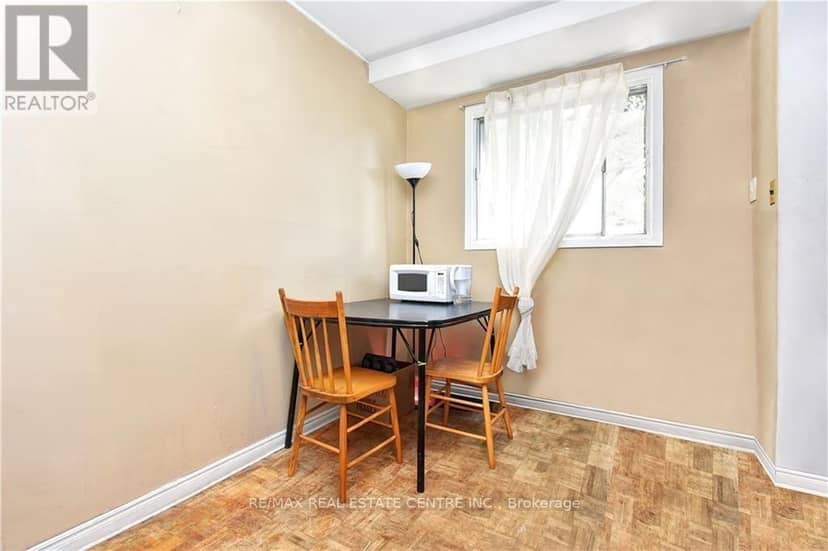 960 Meadowlands Drive — photo 9 of 17