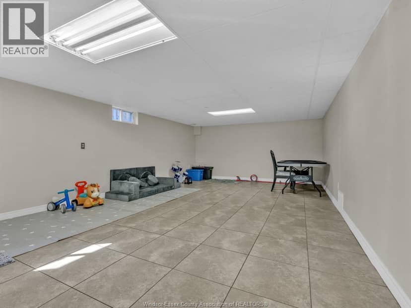 9 Evans Avenue — photo 25 of 32