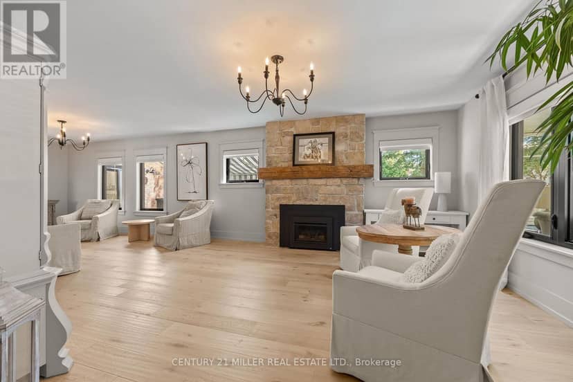 139 Allan Street — photo 10 of 39