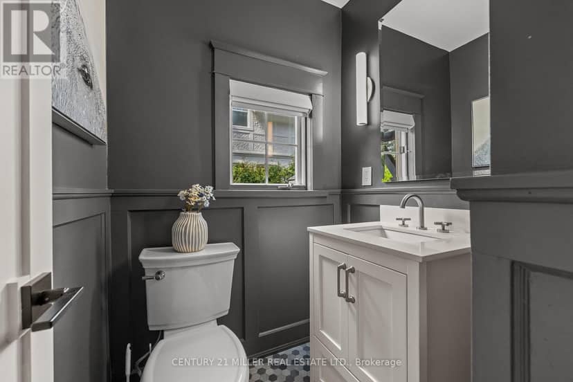 139 Allan Street — photo 19 of 39