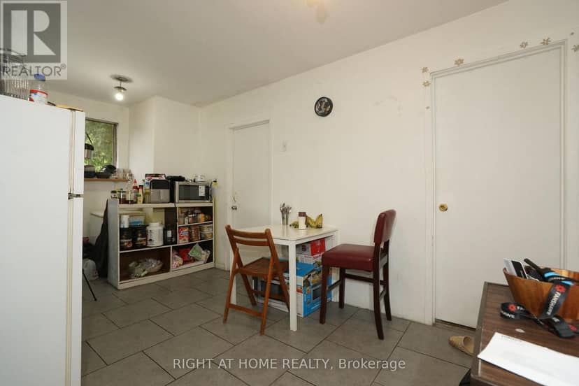 59 Saunby Street N — photo 12 of 40