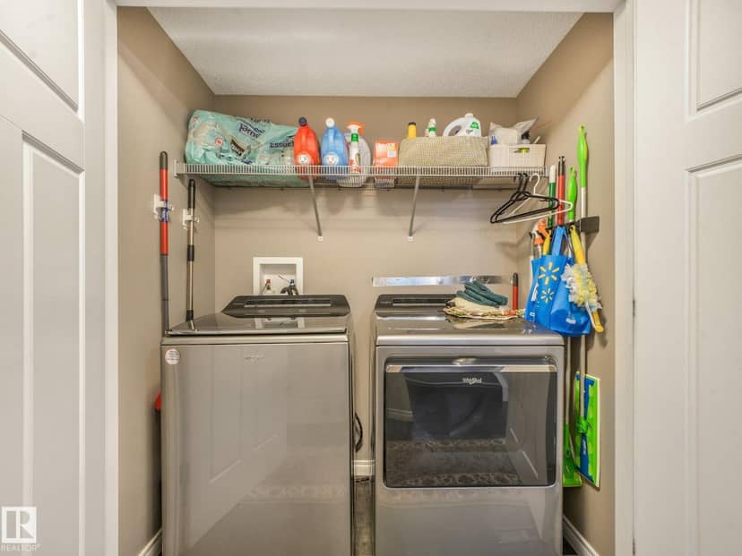 219 Silverstone Cr — photo 12 of 40