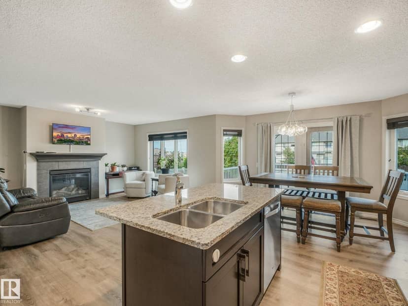 219 Silverstone Cr — photo 9 of 40