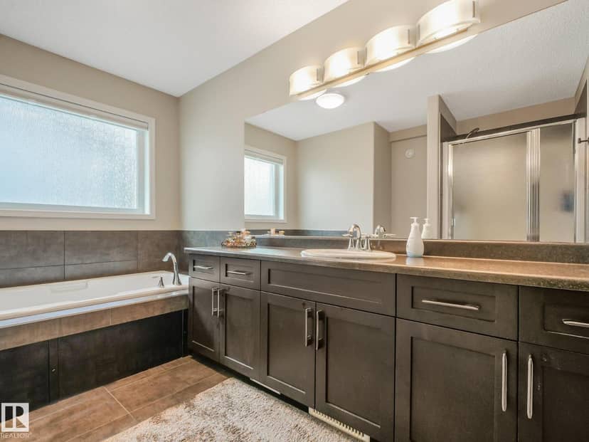219 Silverstone Cr — photo 22 of 40
