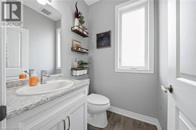 30 BALMORAL Street Unit# 2, Paris, photo 6