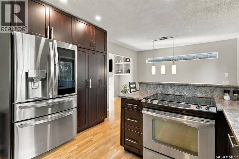 42 Kootenay DRIVE — photo 13 of 40
