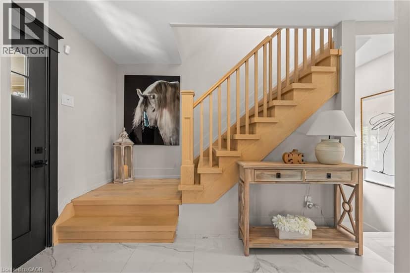 139 ALLAN Street — photo 9 of 39