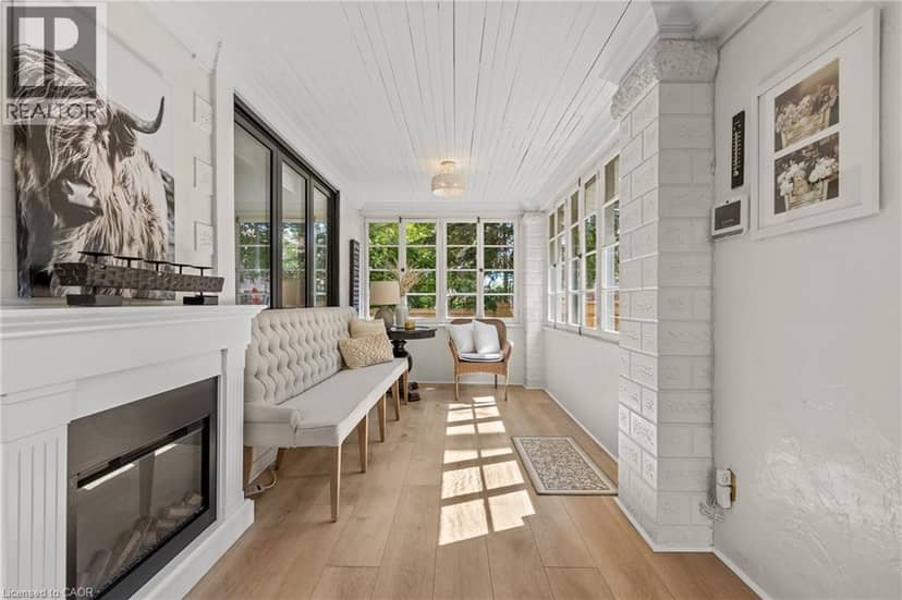 139 ALLAN Street — photo 8 of 39