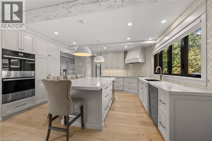 139 ALLAN Street — photo 14 of 39